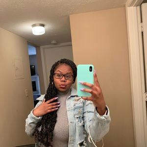 Meet your Posher, Nia